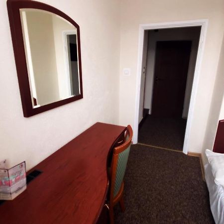 Dom Turysty Sanok Aparthotel Εξωτερικό φωτογραφία