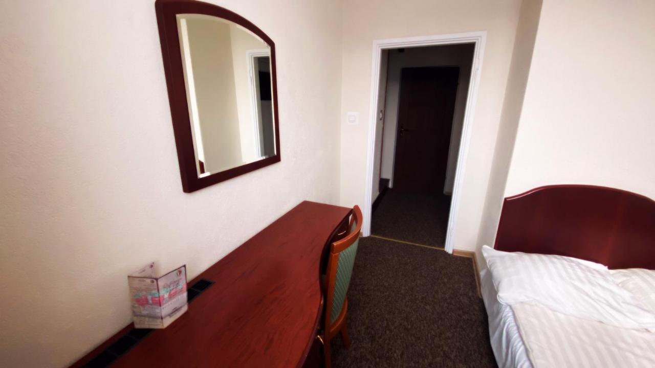 Dom Turysty Sanok Aparthotel Εξωτερικό φωτογραφία